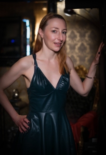 Bizarrlady Katharina | Peitsche - Deutschlands bestes Portal für Dominas BDSM & Fetisch